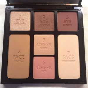 Charlotte Tilbury INSTANT LOOK IN PALETTE
Glowing